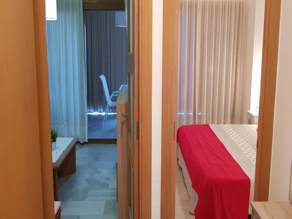 1ªLinea 4-5 pax Wifi-Benidorm1hab y 2 sofas, Aire, Playa Levante Apt Cachirulo Apartamento *