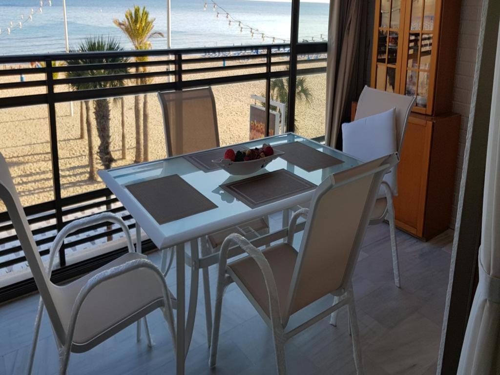 1ªLinea 4-5 pax Wifi-Benidorm1hab y 2 sofas, Aire, Playa Levante Apt Cachirulo Benidorm