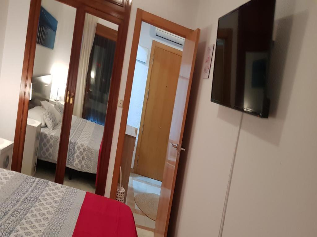 Apartamento 1ªLinea 4-5 pax Wifi-Benidorm1hab y 2 sofas, Aire, Playa Levante Apt Cachirulo