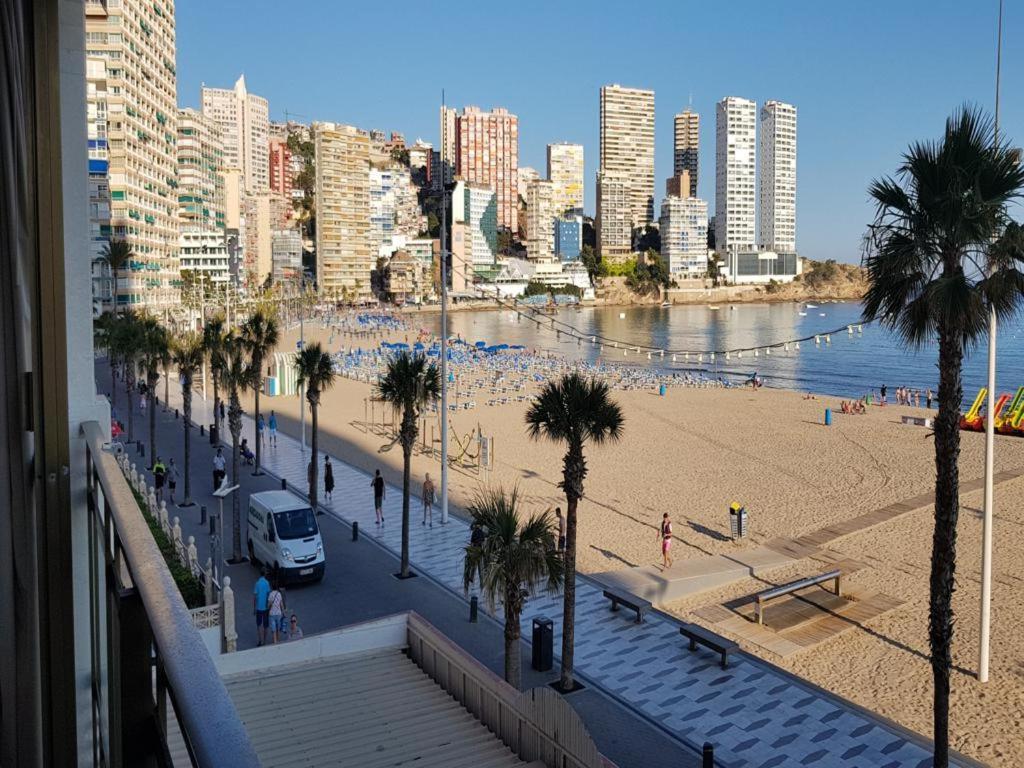 1ªLinea 4-5 pax Wifi-Benidorm1hab y 2 sofas, Aire, Playa Levante Apt Cachirulo * Benidorm