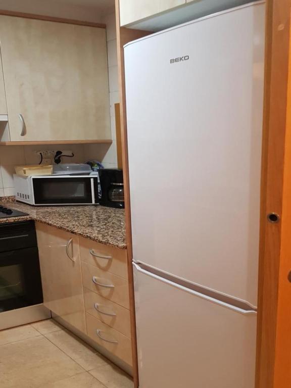 Disponible -11 Al 21 Abril-apt Cachirul- 4 Pers -wifi -aire Acond- Parking Opcionable Extra * Benidorm