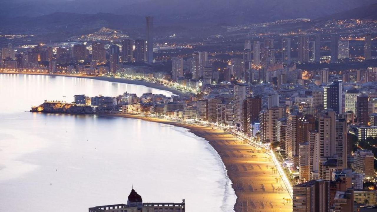 1ªLinea 4-5 pax Wifi-Benidorm1hab y 2 sofas, Aire, Playa Levante Apt Cachirulo