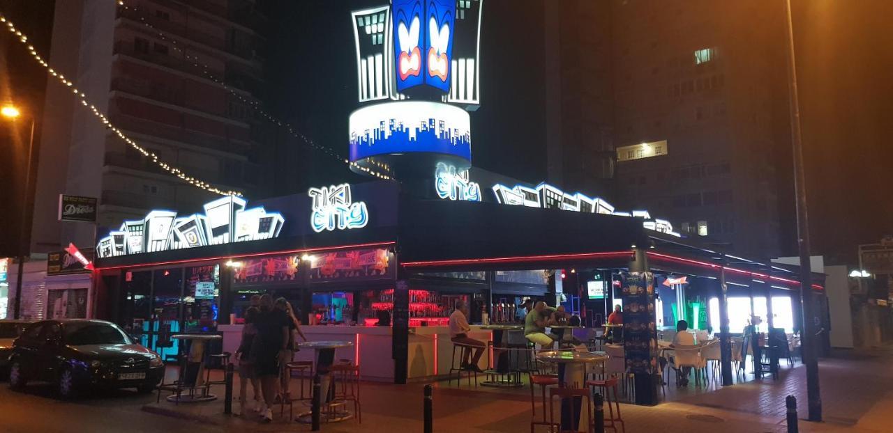 Apartamento 1ªLinea 4-5 pax Wifi-Benidorm1hab y 2 sofas, Aire, Playa Levante Apt Cachirulo *